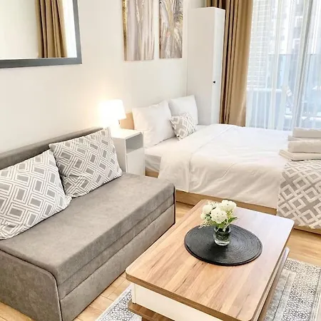 Apartamento Best Studio For Business & Family Super Fast Wi-fi Plovdiv