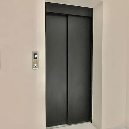 דירה Best Studio For Business & Family Super Fast Wi-fi *